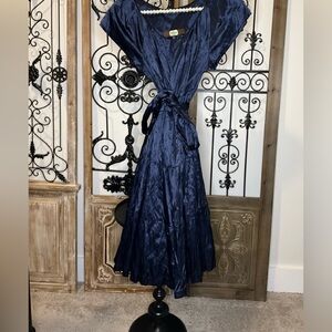 Eva Franco Navy Dress - Size 8 - no material tag / sample - possibly taffeta?